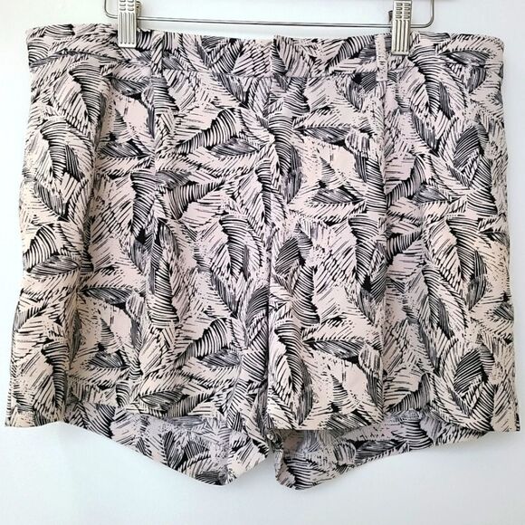 Banana Republic Black & White Leaf Print Dress Shorts 10 - Picture 1 of 15